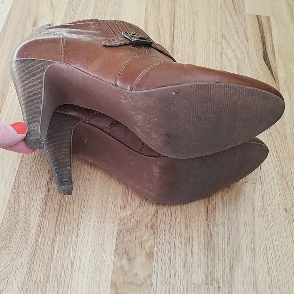 Leather ankle boots - Picture 3 of 7